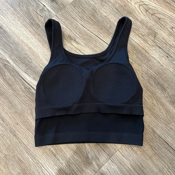 Cropped tank with built-in sports bra - Picture 3 of 5
